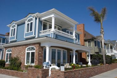 Newport Beach, Orange County - California tipik Amerikan banliyö evleri
