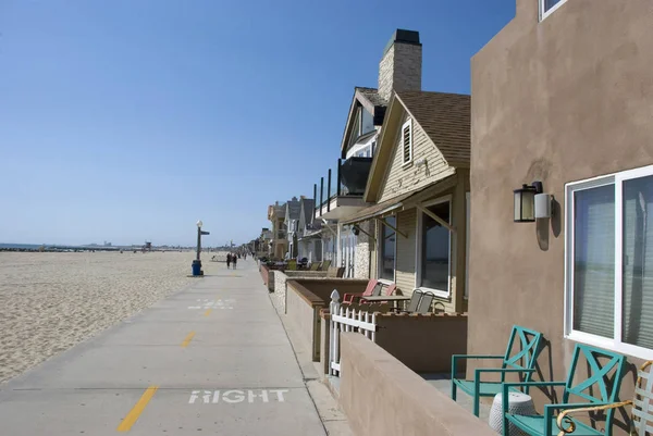 Filas de casas de playa en Newport Beach, Condado de Orange - California Imagen de archivo