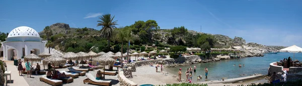 Vista panorámica de la bahía de Kalithea en la isla griega Rodas —  Fotos de Stock