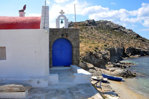 Yunan Kumsalda Sağda Küçük Kilise Adası Mykonos — Stok fotoğraf
