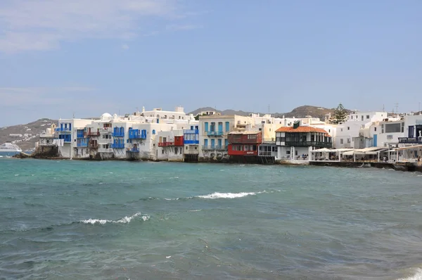 Διάσημα Παραθαλάσσια Σπίτια Και Παραλία Του Ελληνικού Νησί Μύκονος — Φωτογραφία Αρχείου