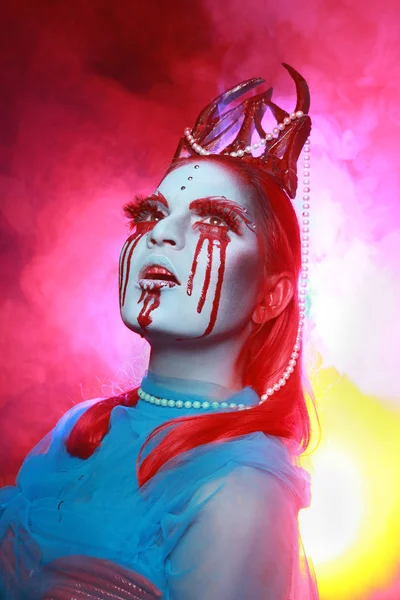 Muerto Miedo Llorando Con Sangre Sirena Mujer Usando Corona Pie —  Fotos de Stock