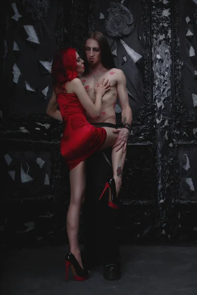 Beautiful gothic dark couple in love — Stock Photo, Image