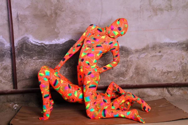 Deux orange zentai fétiche fille jouer — Photo