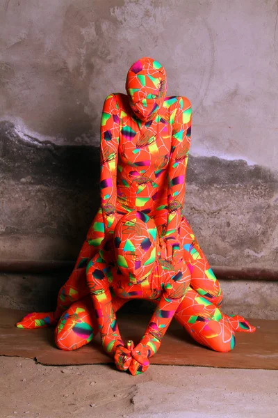 iki portakal zentai fetiş kız oynamaktan