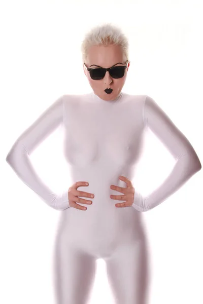 Extraña Mujer Moda Vistiendo Blanco Spandex Fetiche Apretado Catsuit Negro — Foto de Stock