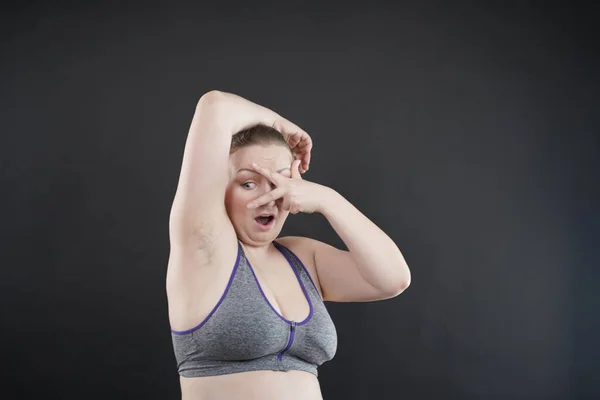 Femme Montre Son Aisselle Non Rasée Taille Femme Âge Moyen — Photo