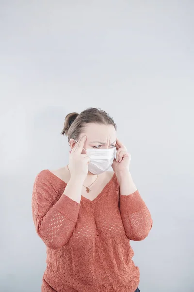 Covid Coronavirus Pandemico Primo Piano Della Donna Mezza Età Maglione — Foto Stock