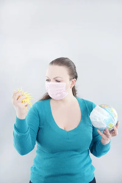 Concept Mondial Pandémie Grippe Les Gens Armes Avec Globe Mondial — Photo