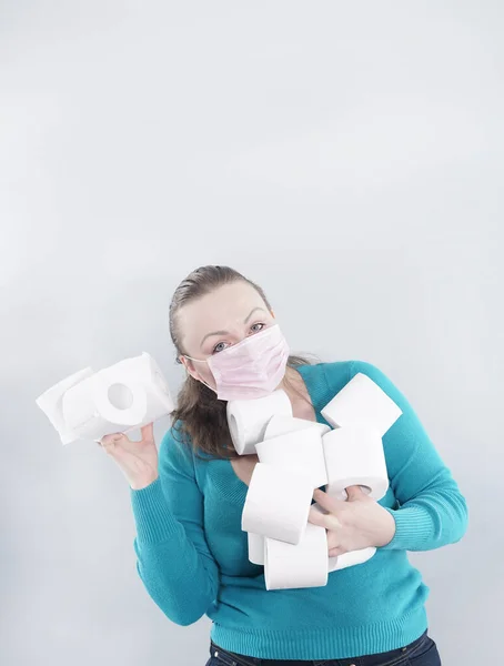 Bir Kadın Corona Virüsü Nden Korunmak Için Maske Takıyor Karantina — Stok fotoğraf