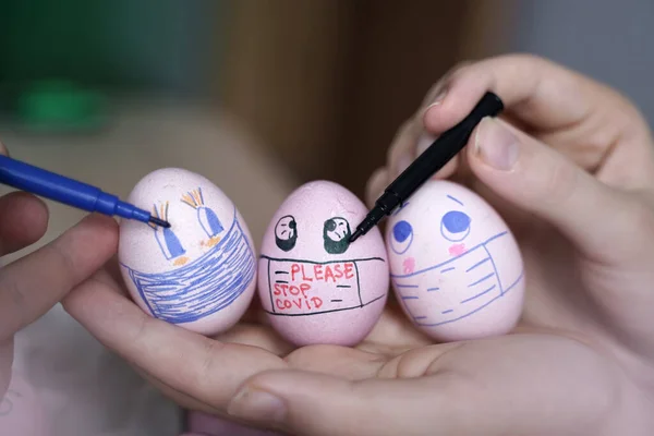 Hazlo Mismo Huevos Pascua Con Máscara Para Decoración Las Fiestas —  Fotos de Stock