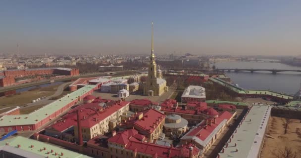 Fortaleza de São Pedro e Paulo, São Petersburgo primavera ensolarado — Vídeo de Stock