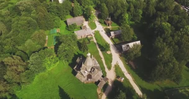 Reconstruction des vieilles maisons de village russes — Video