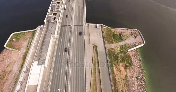 Barragem Saint-Petersburg carro carros tráfego — Vídeo de Stock