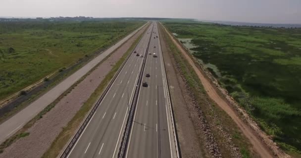 Dammen Saint-Petersburg bil bilar trafik — Stockvideo