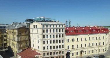 Rusya, Saint-Petersburg, Mars Havadan görünüm panorama alanı, Trinity köprüsü, Peter ve Paul kale, çatılar, Yaz bahçesi, ağaçların gölgeleri, Neva nehri