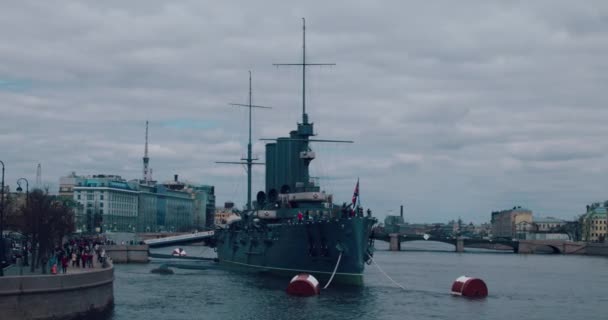 Cruzador Aurora em Saint-Petersburg — Vídeo de Stock