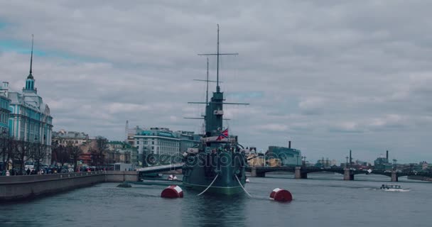 Cruzador Aurora em Saint-Petersburg — Vídeo de Stock