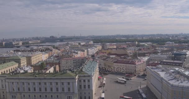 Κοντινό πλάνο της στήλης Αλέξανδρος, χτίστηκε μεταξύ του 1830 και το 1834 στην πλατεία παλάτι, στην Αγία Πετρούπολη, Ρωσία — Αρχείο Βίντεο