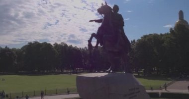Peter ilk anıt. Bronz atlı. St. Petersburg. Neva Nehri manzarası. Sabah şehir. Dawn, St. Petersburg. Spb anıtları.