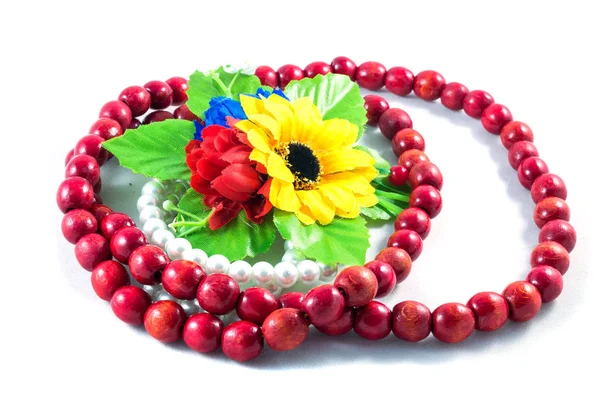 Kırmızı ve beyaz boncuk, boncuk, boncuk, kolye, boncuk kolye, Dekorasyon, çiçek, moda, Stil, aşk, tatil, yaprakları, sarı, kırmızı, yeşil, erkek