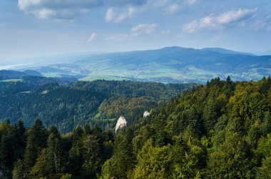 Güzel panoramik Trzy Korony - Türkçe güneşli Eylül gününden Pieniny Milli Parkı, Polonya: üç kron