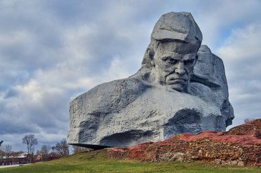 Brest, Belarus - 28 Aralık 2016: Ana giriş oyulmuş beş köşeli yıldız için Savaş Anıtı karmaşık Brest-kahraman-kale .