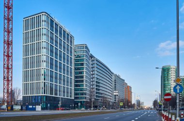 Varşova, Polonya - 05 Şubat 2017: Nimbus ofis binası neomodern ofis binası, zerafet ve işlevsellik, Varşova en prestijli ofis konumda birleştirir.