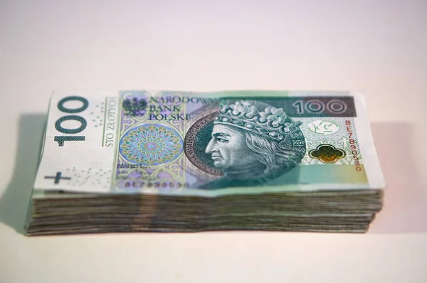 Köteg-ból pénz - lengyel zlotys - lengyel valuta, 100 Pln váltók — Stock Fotó