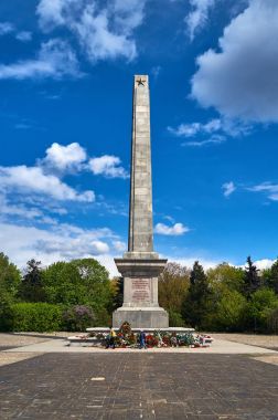 Varşova, Polonya - 09 Mayıs 2017: Sovyet askeri mezarlıkta Zafer Bayramı - 1945 yılında Nazi Almanyası'nın teslim olmak imza yıldönümü