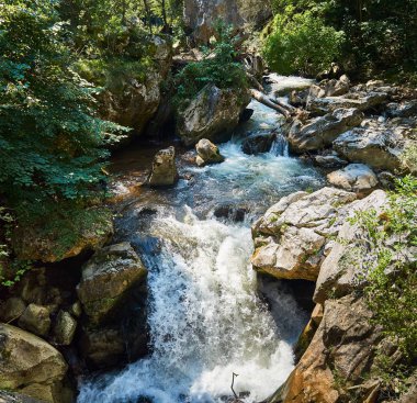 Tran şehir yakınındaki dağ manzara, Erma River Gorge, Kuzey-Batı Bulgaristan