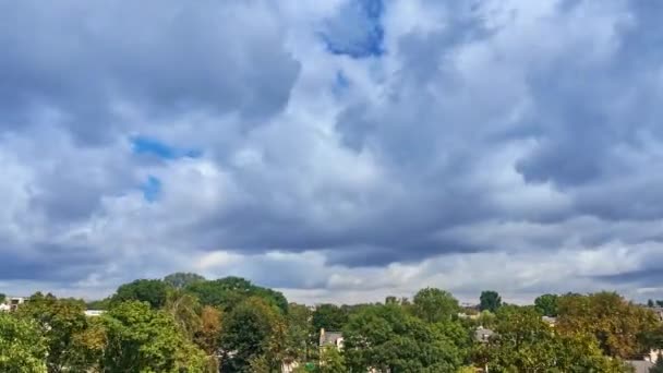 Timelapse Zoom Hermosa Vista Panorámica Desde Balcón Hasta Nubes Flotantes — Vídeos de Stock