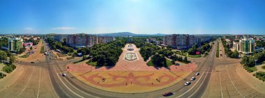 Güzel fütüristik panoramik (360 küresel panorama küçük gezegeni) Ust-Kamenogorsk (Kz: Oskemen), Doğu Kazakistan (Kazakistan))