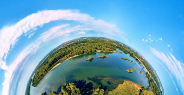 Güzel fütüristik panoramik (360 küresel panorama küçük gezegeni) Ust-Kamenogorsk (Kz: Oskemen), Doğu Kazakistan (Kazakistan))