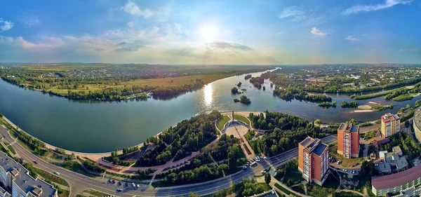 Güzel fütüristik panoramik (360 küresel panorama küçük gezegeni) Ust-Kamenogorsk (Kz: Oskemen), Doğu Kazakistan (Kazakistan))