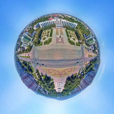 Güzel fütüristik panoramik (360 küresel panorama küçük gezegeni) Ust-Kamenogorsk (Kz: Oskemen), Doğu Kazakistan (Kazakistan))