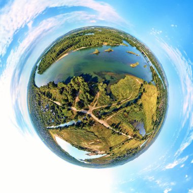 Güzel fütüristik panoramik (360 küresel panorama küçük gezegeni) Ust-Kamenogorsk (Kz: Oskemen), Doğu Kazakistan (Kazakistan))