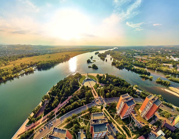 Güzel fütüristik panoramik (360 küresel panorama küçük gezegeni) Ust-Kamenogorsk (Kz: Oskemen), Doğu Kazakistan (Kazakistan))
