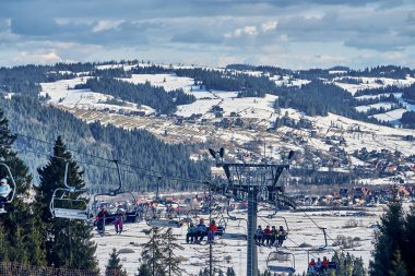 Tatra Dağları 'na (Tatras, Tatra) güzel panoramik hava aracı görünümü - Slovakya ile Polonya arasındaki sıradağlar - Karpat Dağları' ndaki en yüksek sıradağlardır, PL