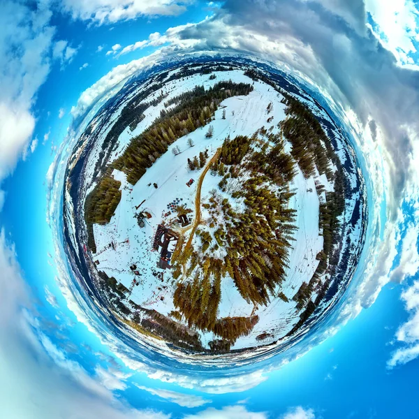 Красивый Панорамный Вид Беспилотника Горнолыжные Склоны Лифтами Горнолыжном Курорте Белка — стоковое фото