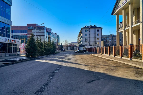 Ard Kamenogorsk Kazakhstan Hazi Ran 2020 Lkbaharın Boş Sokakları Ust — Stok fotoğraf