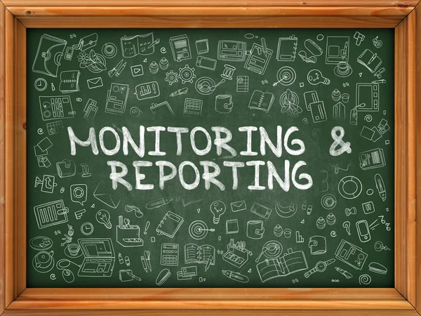 Hand getekende monitoring en rapportering op groen schoolbord. — Stockfoto