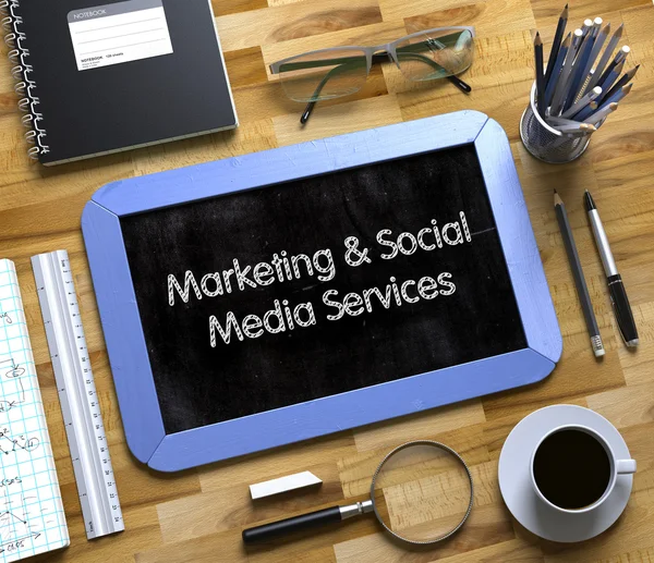 Petit tableau avec des services de marketing et de médias sociaux. 3D . — Photo