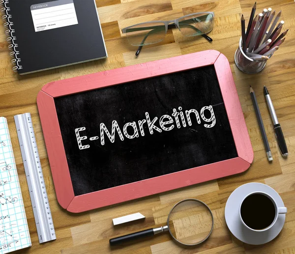 E-Marketing auf kleiner Tafel. 3d. — Stockfoto