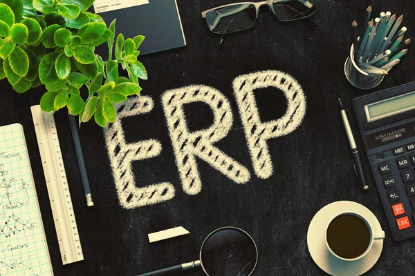 ERP handgeschreven op zwarte schoolbord. 3D-rendering. — Stockfoto