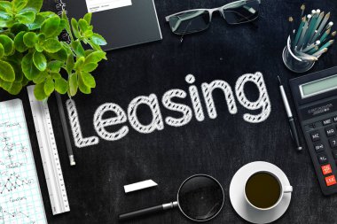 Kiralama ile siyah kara tahta. 3D render.