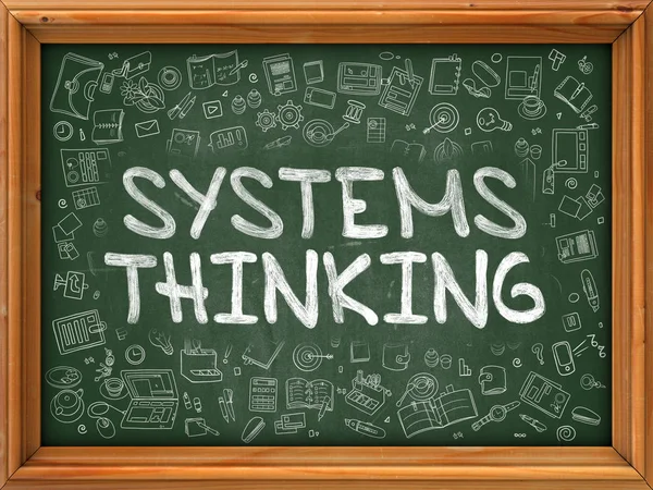 Pensamiento de sistemas - Dibujado a mano sobre pizarra verde . —  Fotos de Stock