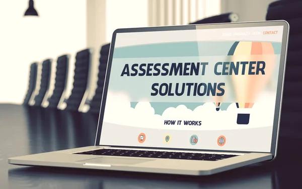 Assessment Center Lösungen auf Laptop im Konferenzraum. 3d. — Stockfoto