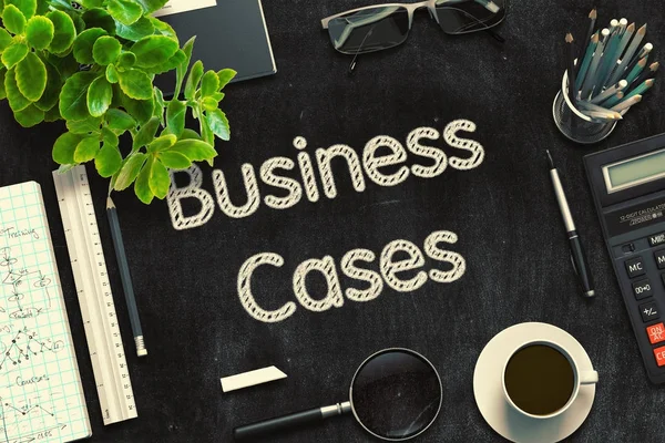 Schwarze Tafel mit Business Cases Konzept. 3D-Darstellung. — Stockfoto