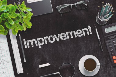 Siyah Kara tahta üzerinde iyileştirme. 3D render.